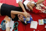 300 cậu bé đau đớn trong nghi thức cắt bao quy đầu tại Philippines 