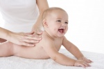 Hướng dẫn cách massage giúp bé lớn nhanh, trí tuệ phát triển