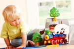 Lựa chọn đồ chơi an toàn cho trẻ như thế nào?