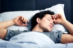 Làm sao để tránh bị đau lưng sau khi ngủ dậy?