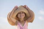 4 cách bảo vệ con khỏi ánh nắng mặt trời