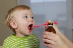 Cách sử dụng thuốc cho trẻ dưới 4 tuổi