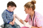 Cha mẹ cần biết: Cách điều trị đái tháo đường type 1 cho trẻ