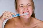 Chảy máu khi đánh răng: Bệnh không đơn giản