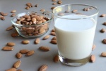 Sữa từ hạt: Thức uống tuyệt vời, thay thế sữa động vật