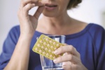 Mười ích lợi, trăm rủi ro khi dùng thuốc bổ sung nội tiết tố nữ