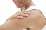 Đau nhức xương cánh tay khi vận động là bệnh gì?