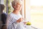 Tin vui cho phụ nữ lớn tuổi có thói quen uống cà phê