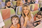 Jennifer Aniston trở lại trên chuyến bay Emirates