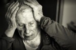 Bệnh Alzheimer tiến triển như thế nào?