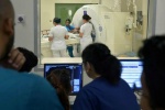 Bệnh nhân ung thư Việt khiến bác sỹ Singapore cảm phục