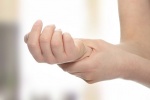 Run tay mỗi khi căng thẳng, hồi hộp là bệnh gì? 