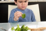 Tại sao trẻ em không thích ăn rau xanh?