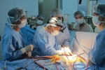 Bệnh viện E phẫu thuật khối u quái gần 7kg trong lồng ngực bệnh nhân nam