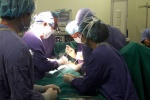 Bệnh viện đầu tiên tại Việt Nam ứng dụng máy đo tủy vào phẫu thuật cột sống