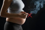 Cảnh báo: Phụ nữ mang thai hút thuốc gây tổn thương thận ở con