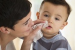 Cẩn thận nguy cơ bệnh đường hô hấp mùa Xuân cho trẻ