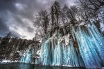 Mùa đông ngắm thác nước đóng băng đẹp mê hồn ở Croatia