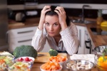 Căng thẳng có thể ảnh hưởng tới cơn thèm ăn của bạn