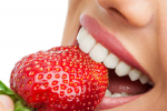 Video: Làm trắng răng bằng cách... ăn trái cây và rau củ