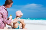 Bảo vệ trẻ trong nắng Hè: Chỉ sử dụng kem chống nắng là chưa đủ