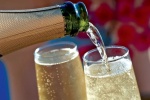 4 lý do nên uống champagne