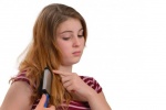 5 nguyên nhân phổ biến nhất gây rụng tóc ở bạn gái 