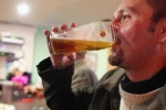 Video: Vì sao nhiều người đỏ mặt khi uống rượu bia?