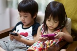 Nghỉ Hè dài ngày, làm gì để trẻ không “dán mắt” vào các thiết bị điện tử?