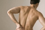 Tiểu ít, lưng đau có phải bị suy thận?