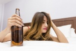 Uống rượu bia ảnh hưởng thế nào tới giấc ngủ của bạn?