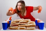 Gifographic: Tác hại khi bạn ăn quá nhanh và quá nhiều