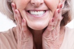 Tại sao người bệnh Parkinson nên chú ý chăm sóc sức khỏe răng miệng?
