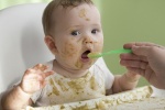 Khi nào thì nêm muối vào thức ăn cho bé?