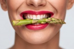 10 siêu thực phẩm giúp dưỡng móng và răng