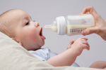 Công thức tính lượng sữa cho trẻ sơ sinh mỗi cữ, mỗi ngày