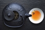Uống trà đen hay trà xanh để giảm cân nhanh hơn?