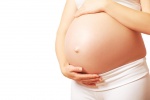 Đàn ông cũng có thể mang thai nhờ công nghệ cấy ghép tử cung 
