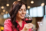 Uống rượu vang đỏ làm giảm nguy cơ mắc đái tháo đường ở phụ nữ
