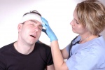Video: Đầu bị va đập - Điều gì xảy ra với bộ não? 