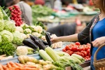 Một số sai lầm phụ nữ thường mắc phải khi chọn mua trái cây và rau củ hữu cơ 