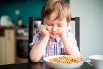 5 lý do thường gặp khiến trẻ biếng ăn, ăn không ngon miệng 
