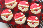 Bánh cupcakes, hình ông già tuyết thơm ngon cho ngày Noel