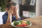 Hệ tiêu hóa, đường ruột gặp vấn đề gì khi trẻ biếng ăn, lười ăn?