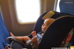 6 cách giúp trẻ giảm đau tai khi đi máy bay