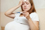 Phụ nữ mang thai bị sốt có ảnh hưởng đến thai nhi? 
