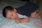 Có nên cho trẻ nằm sấp khi ngủ?