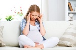 Bị nhức đầu khi mang thai cần làm gì?