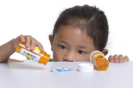 9 điều Không, 4 điều Nên làm để phòng tránh ngộ độc thuốc ở trẻ