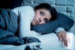 Phụ nữ mãn kinh bị mất ngủ, ngủ chập chờn: Ảnh hưởng gì đến sức khỏe? 